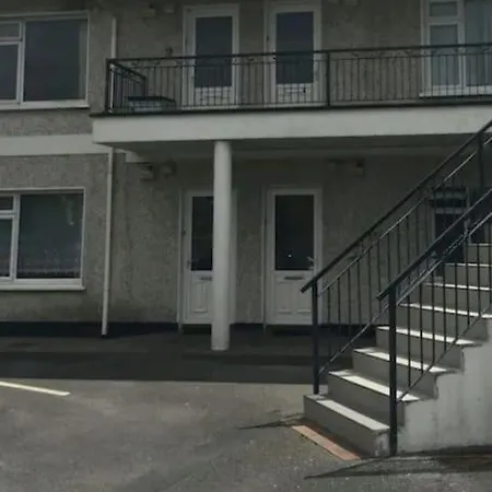 4 Bedroom Duplex On Newcastle Road *